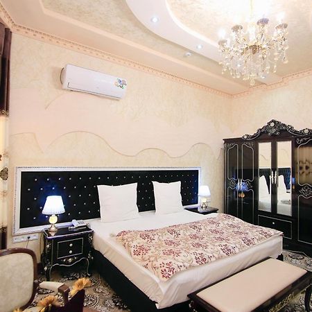 בוקורו Caravan Castle Boutique Hotel מראה חיצוני תמונה