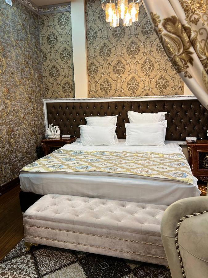 בוקורו Caravan Castle Boutique Hotel מראה חיצוני תמונה