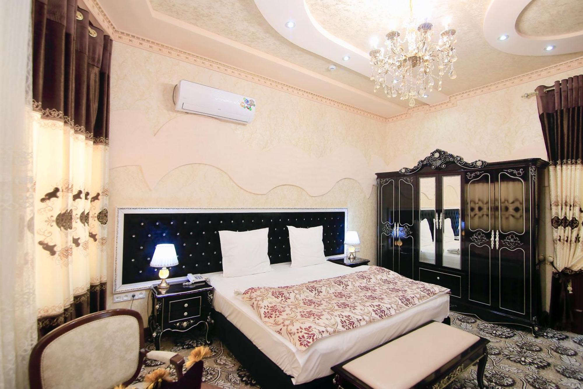בוקורו Caravan Castle Boutique Hotel מראה חיצוני תמונה
