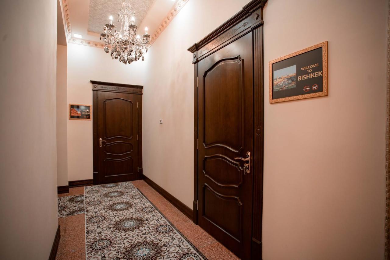 בוקורו Caravan Castle Boutique Hotel מראה חיצוני תמונה