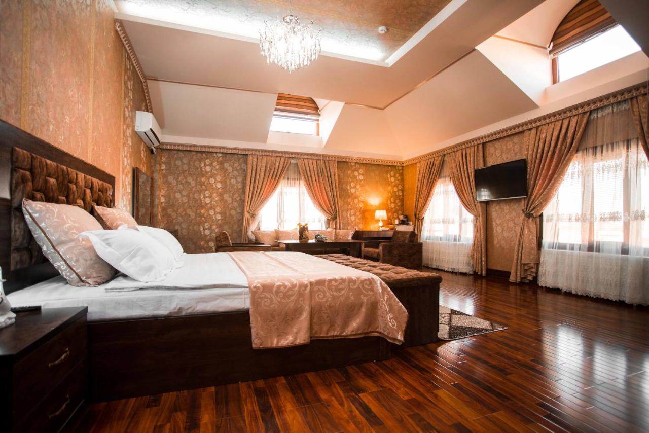 בוקורו Caravan Castle Boutique Hotel מראה חיצוני תמונה