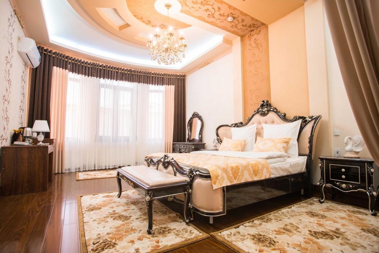 בוקורו Caravan Castle Boutique Hotel מראה חיצוני תמונה